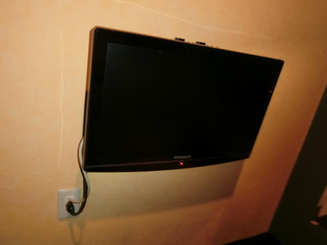 プチホテル AGAIN(荒川区/ラブホテル)の写真『201号室のテレビ』by おこ