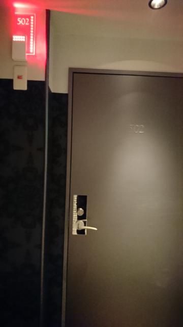 HOTEL THE SCENE(ザ・シーン)(横浜市港北区/ラブホテル)の写真『502号室前』by なめろう