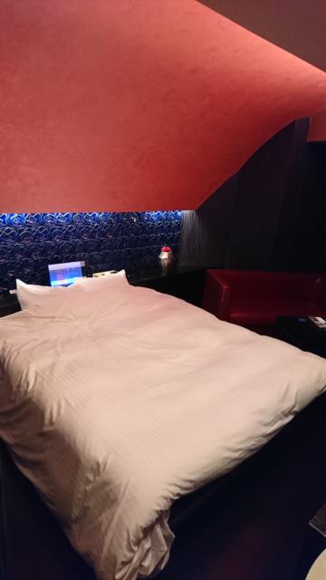 HOTEL THE SCENE(ザ・シーン)(横浜市港北区/ラブホテル)の写真『502号室 ベッド』by なめろう