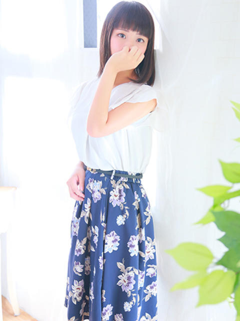 シズク【未経験】 京都美女図鑑 〜素人専門店LUXE〜（デリヘル）