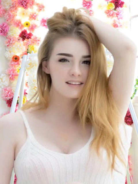 コランティーヌ ホワイトローズ(金髪外国人デリヘル)