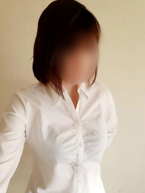 業界初せら 秘密の人妻倶楽部（人妻デリヘル）