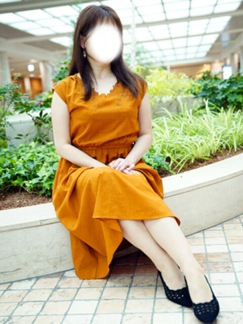 藤井真奈美 大阪人妻花壇(人妻デリヘル)