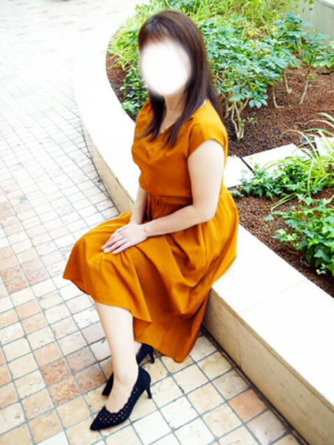 藤井真奈美 大阪人妻花壇(人妻デリヘル)