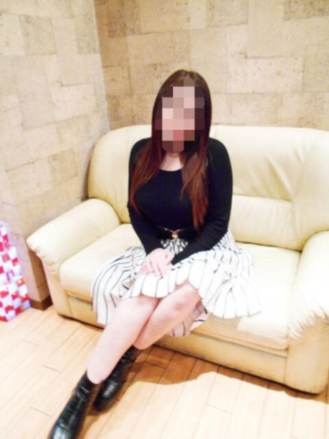 あいな ラ・ヴィアンローズ谷九店（ホテヘル）