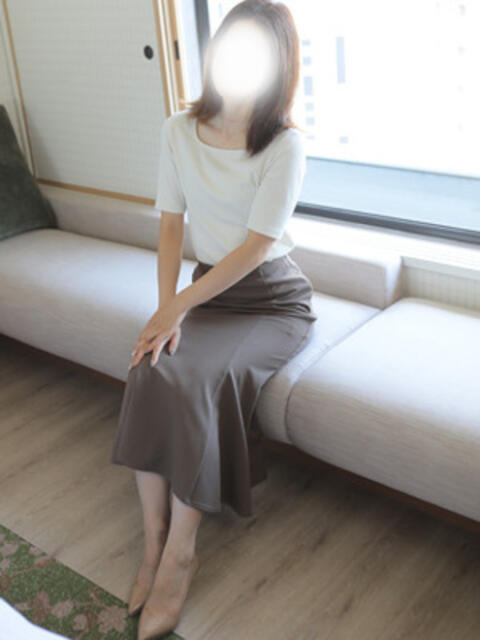 にじか 東大阪人妻援護会（人妻系デリヘル）