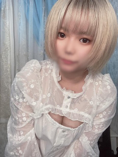 雫 極痴女専科 eros妻~エロマ~(人妻系デリヘル)