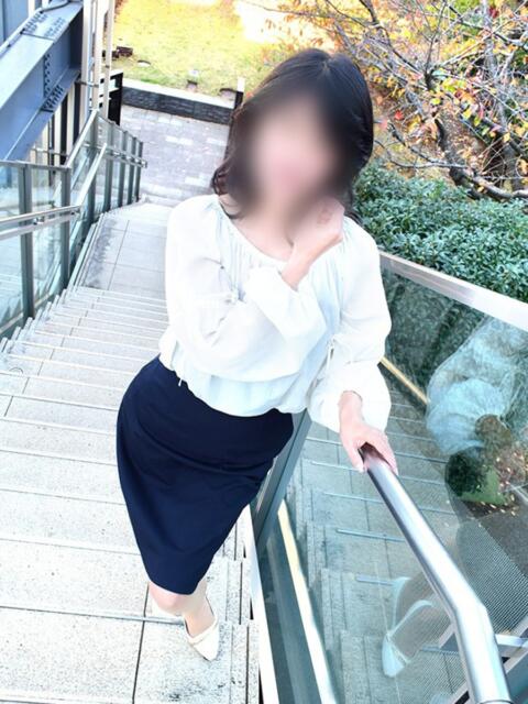 友紀 東京人妻フォーシーズンズ（人妻・熟女待ち合わせデリヘル）