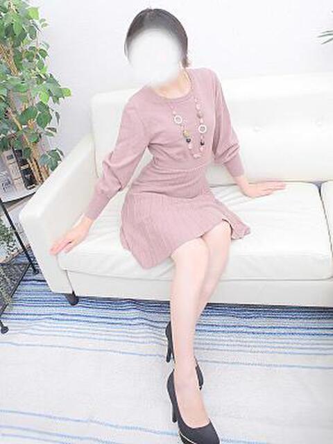 小鳥 千葉栄町ムンムン熟女妻（熟女デリヘル）