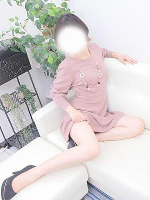 小鳥 千葉栄町ムンムン熟女妻（熟女デリヘル）