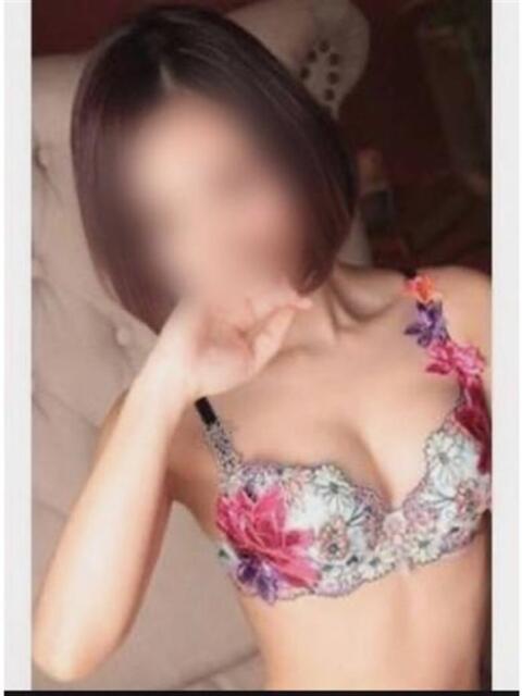 スズ ミセスコレクション（人妻デリヘル）