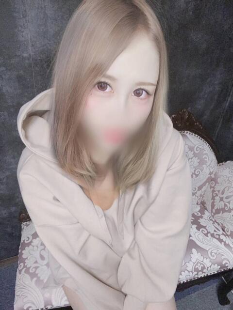 いおり☆美顔・美肌 白河美少女図鑑（デリヘル）