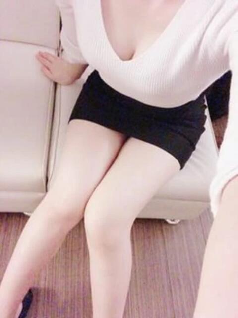 ゆりね【癒し系セラピスト】 LOVE＆アロマ（出張型性感エステ）