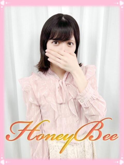 らら（清楚系SS級現役大学生！ ハニービー（Honey Bee）（デリヘル）