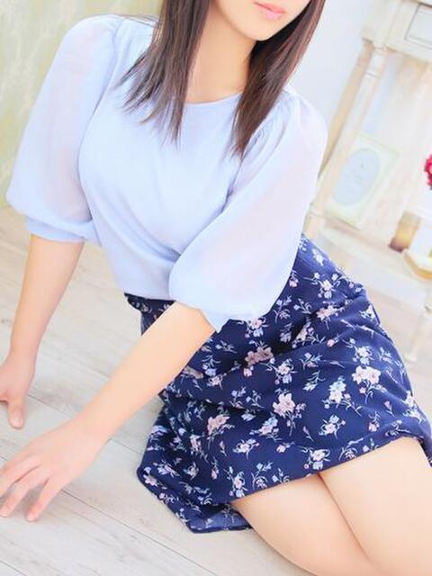 栗山 莉央 人妻セレブ宮殿（人妻デリヘル）