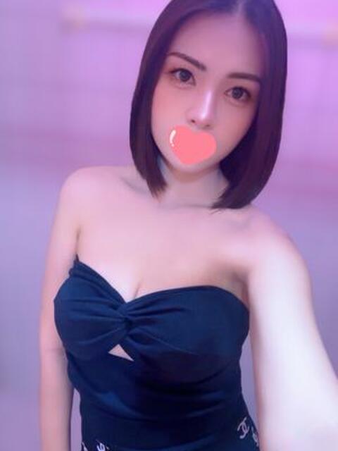 レオナ パジャマでおじゃま（アジアンデリヘル）