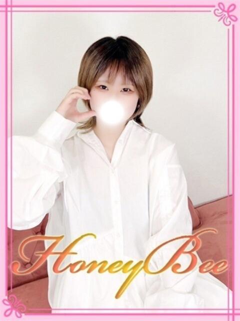 とも（ロリ癒し系×S級美少女！ ハニービー（Honey Bee）（デリヘル）
