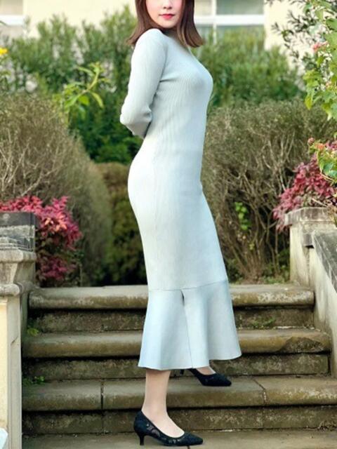 片瀬みなと 月の真珠-新宿-(デリヘル(人妻若妻専門店))