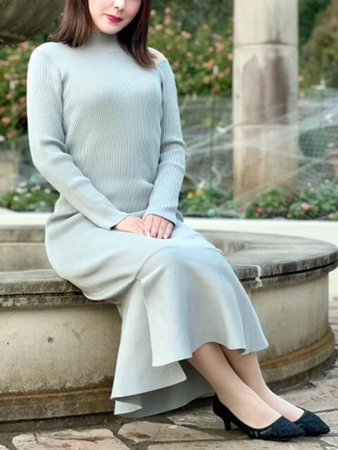 片瀬みなと 月の真珠-新宿-(デリヘル(人妻若妻専門店))