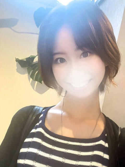 成瀬るな 断りきれない美人マッサージ嬢たち（デリヘル＆エステ）