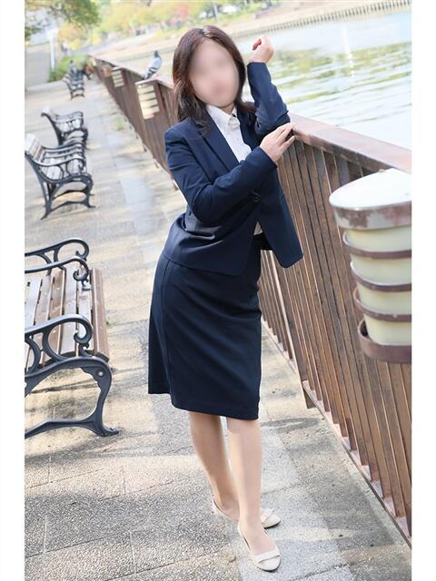 なない 奥鉄オクテツ大阪(駅待ち合わせ型人妻デリヘル)