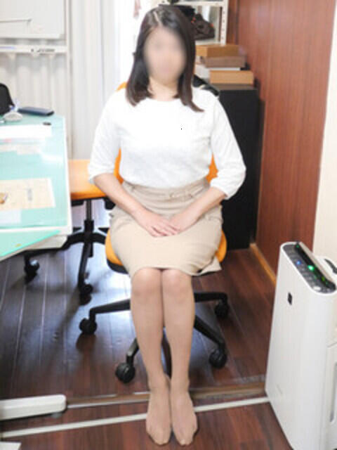 小嶋 誘惑マル秘ミセス（人妻デリヘル）