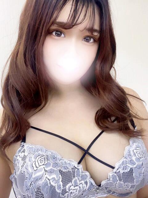 あすな 白い巨乳（ホテヘル）