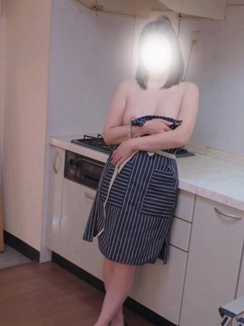 岡田まひろ おいしい人妻熟女（人妻熟女系デリヘル）