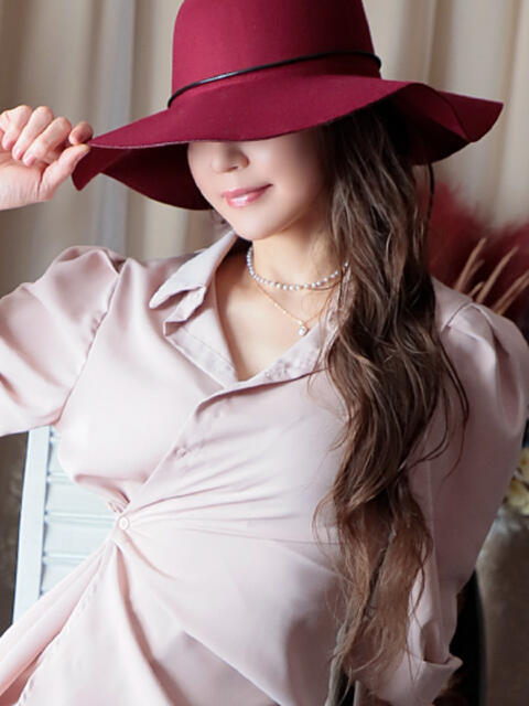 深津 やよい HANA-okinawa-（人妻系デリヘル）