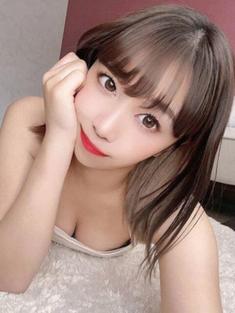 中越あず 断りきれない美人マッサージ嬢たち（デリヘル＆エステ）