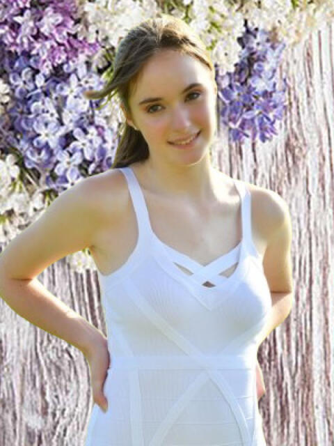 ソニア 愛蜜（金髪外国人デリヘル）