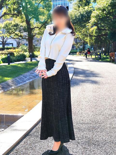 雫 東京人妻フォーシーズンズ（人妻・熟女待ち合わせデリヘル）