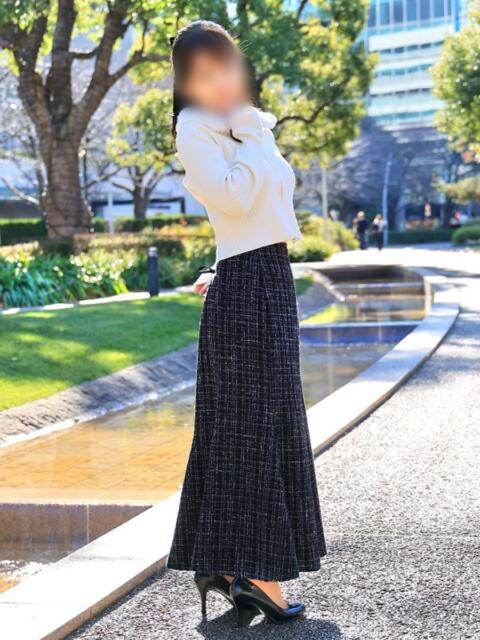 雫 東京人妻フォーシーズンズ（人妻・熟女待ち合わせデリヘル）