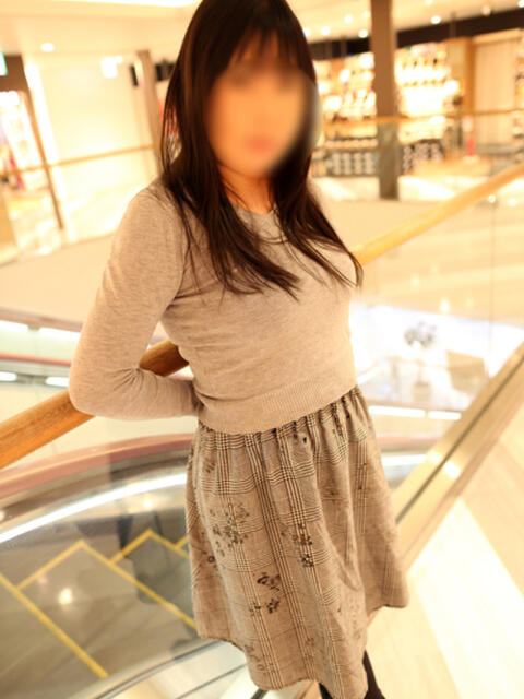 新田 越谷ママ秘密のオフ会（人妻デリヘル）