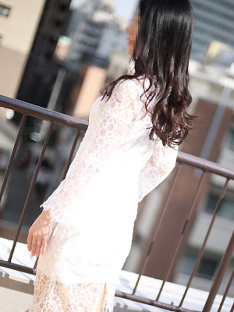 知未(ともみ) 人妻出逢い会 百合の園 品川店(人妻系待合せデリヘル)