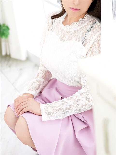 岩下 志麻 熟女・人妻マダム宮殿（デリヘル）