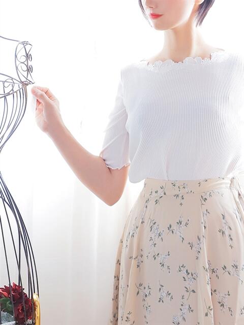 中越 典子 熟女・人妻マダム宮殿（デリヘル）