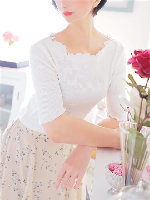 中越 典子 熟女・人妻マダム宮殿（デリヘル）