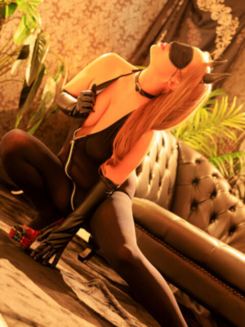 じゅん もしも素敵な妻が指輪をはずしたら・・・カーラ（人妻夜這い、逆夜這い専門ヘルス）