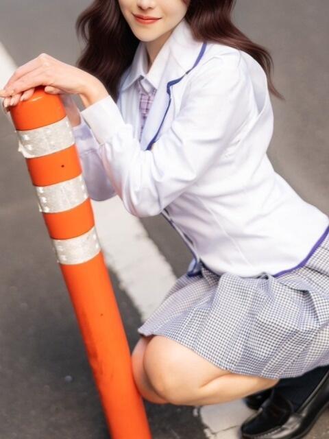 三上奈央 アナザーフワリー（高級デリヘル）