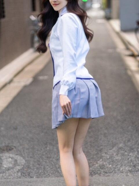 三上奈央 アナザーフワリー（高級デリヘル）