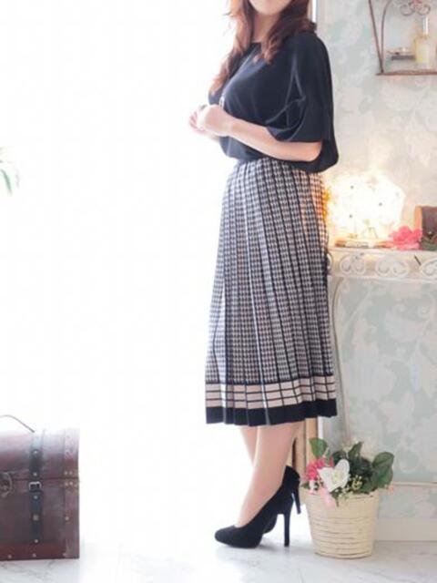 ひとみマダム 熟女射レブン いい気分（熟女デリヘル）