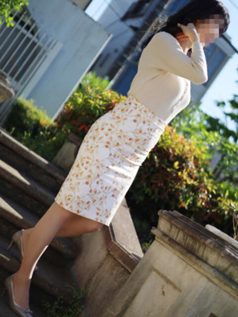 百江美(もえみ) 人妻出逢い会 百合の園 新宿店(人妻系デリヘル)