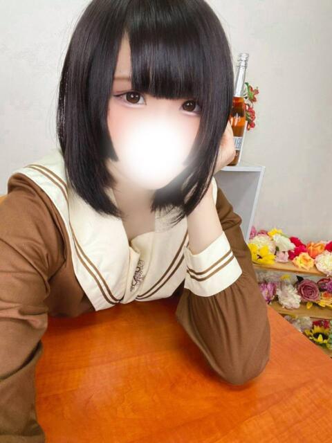 モア(清楚系スレンダー) ペロ×2キャンディ（デリヘル）