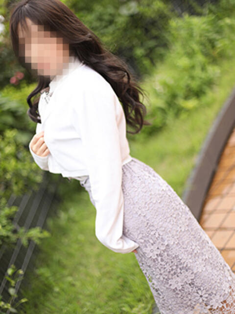 里奈(りな) 人妻出逢い会 百合の園 池袋店（人妻系デリヘル）