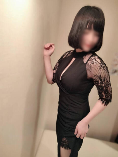 あいか PLATINA R-30(人妻ファッションヘルス)