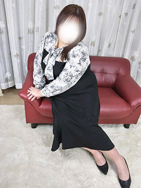 村上-むらかみ- ミセスまーと（人妻デリヘル）