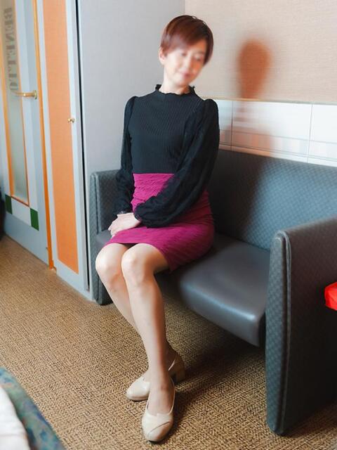 内海 奥様は痴女（人妻デリヘル）