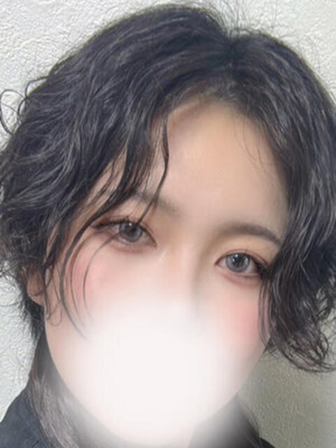 小和瀬しろは ハプニング痴漢電車or全裸入室（ホテヘル）