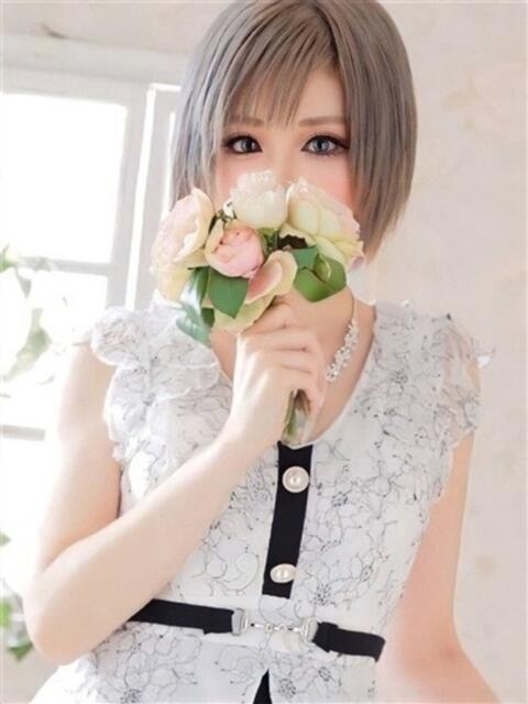 みい/スタイル抜群パイパン美女 10代、20代専門ハレンチ倶楽部　姫路店（デリヘル）